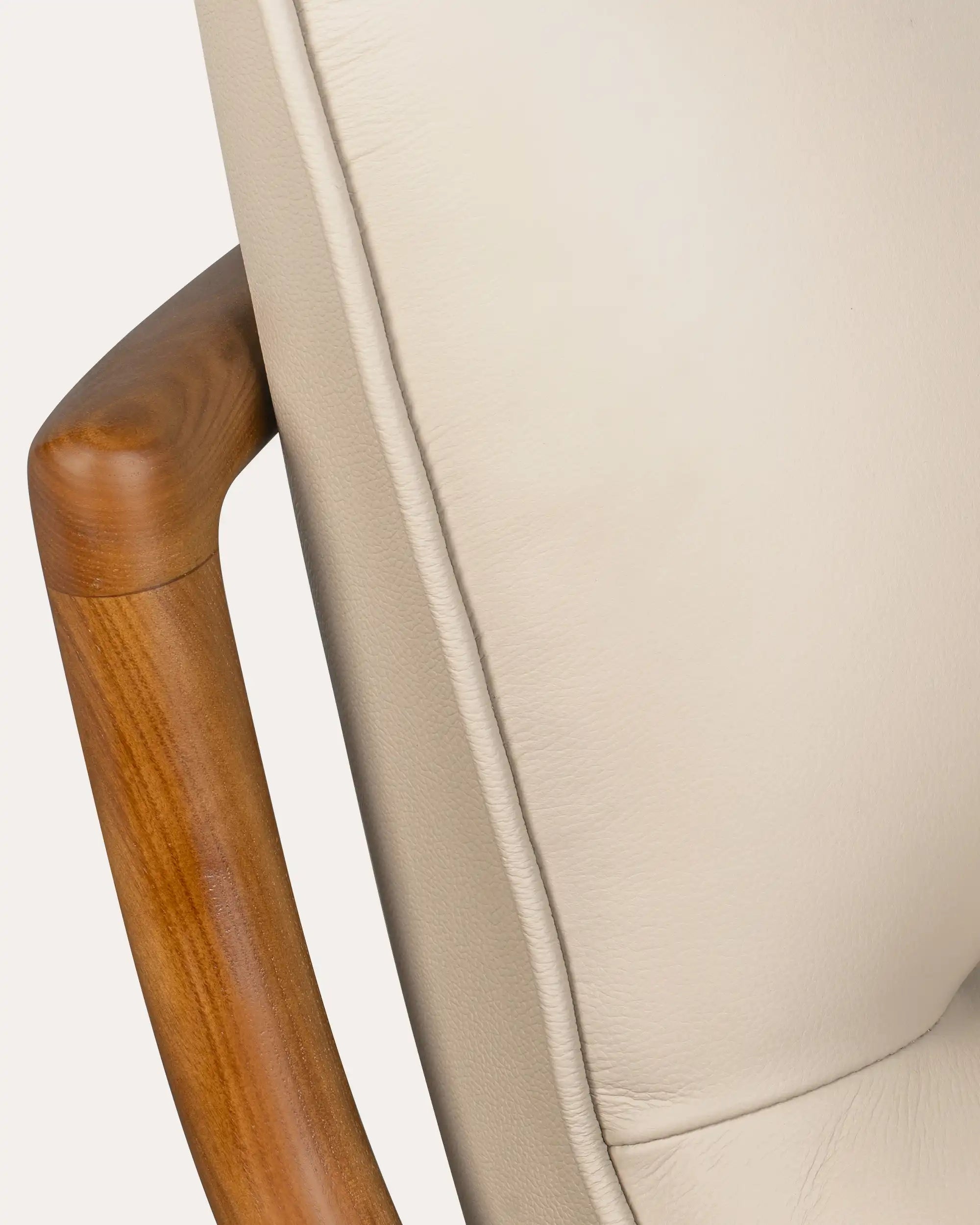 Windsor Creamy Leather Lounge Chair