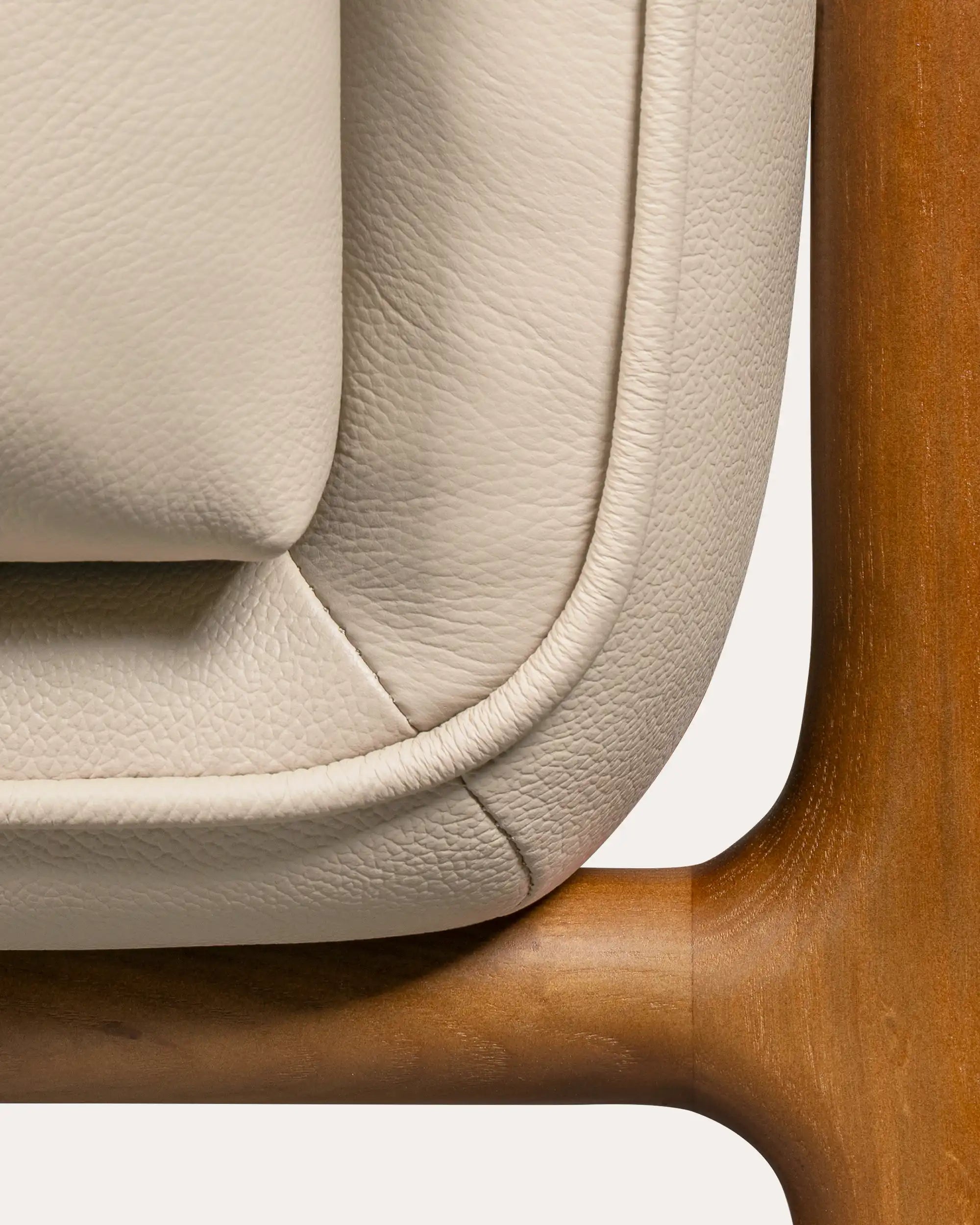 Windsor Creamy Leather Lounge Chair